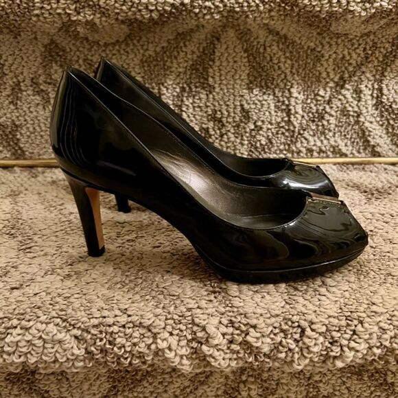 EUC Stuart Weitzman Black Patent Leather Open Peep Toe Pumps Size 6 M - Picture 4 of 8